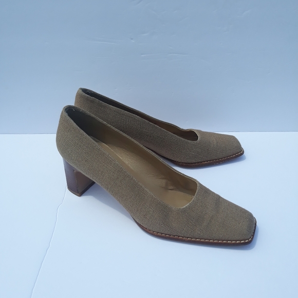 Stuart Weitzman square toed canvas heels. Sz 8.5. - Picture 2 of 4